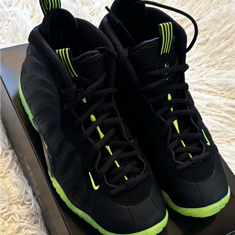 Foamposite One Black Volt